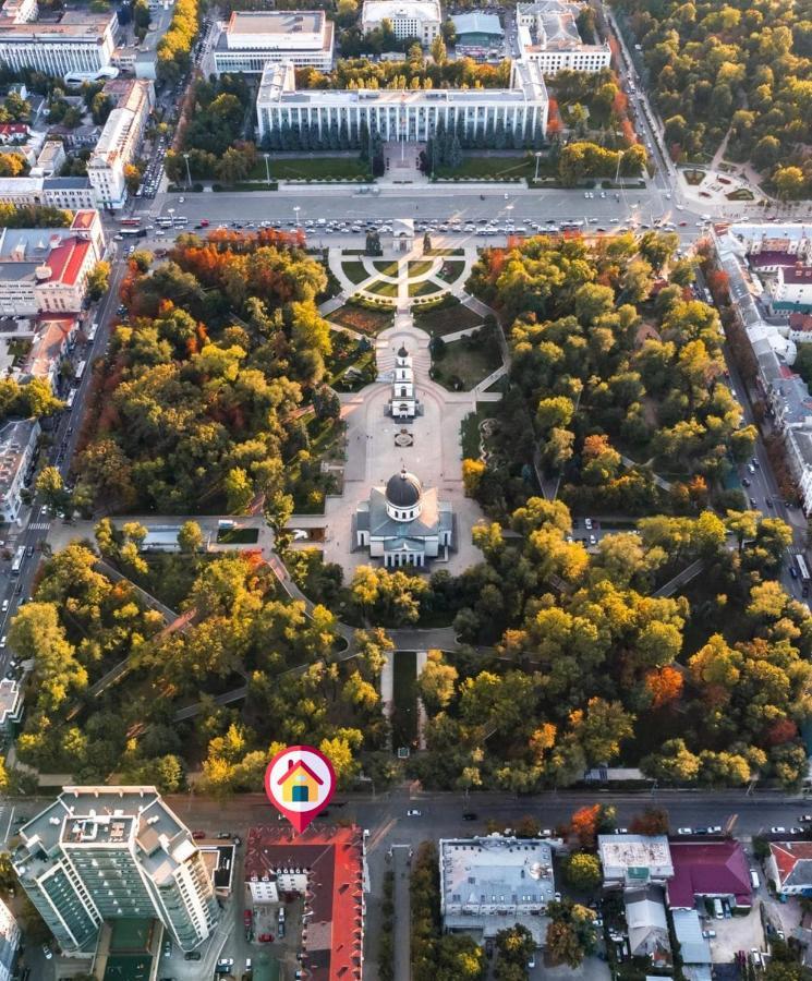 In The Heart Of The City Chisinau Exterior foto